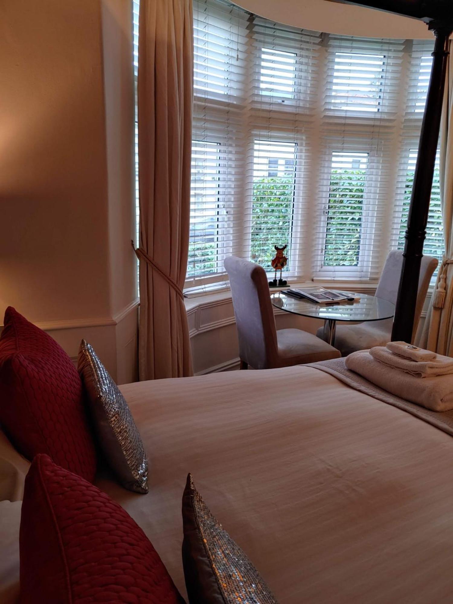 The Bath House Boutique B&B - In-Room Breakfast - Free Parking Dış mekan fotoğraf